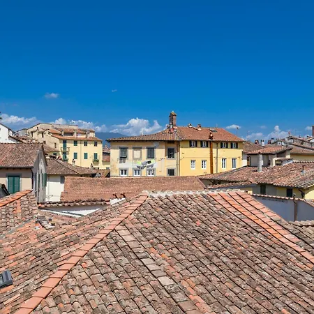 Timeless Palazzo In The Heart Of Lucca