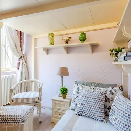 Timeless Palazzo In The Heart Of Lucca