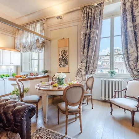 Timeless Palazzo In The Heart Of Appartement *